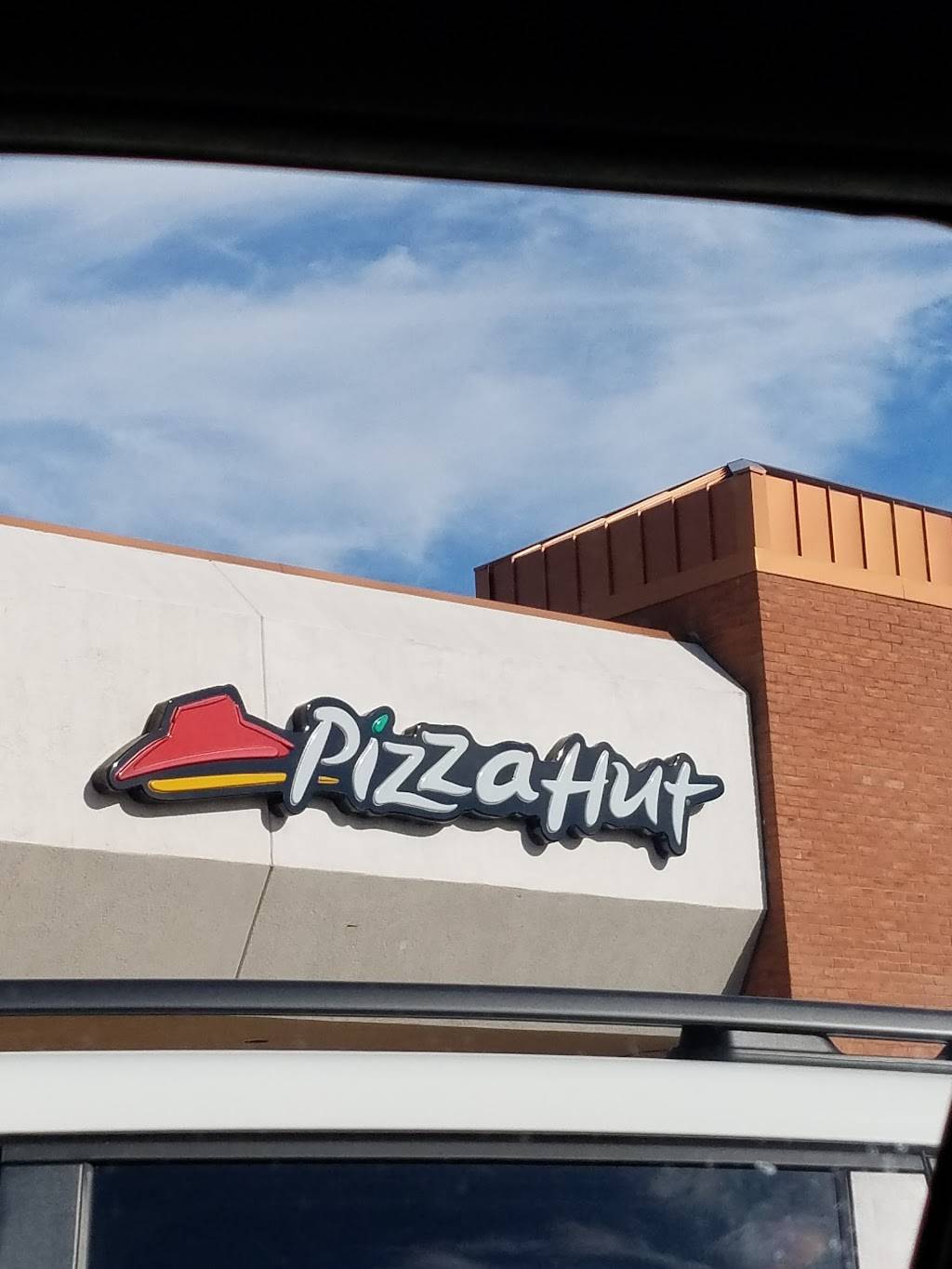 Pizza Hut | restaurant | 1301 W Pioneer Pkwy Ste 105, Peoria, IL 61615, USA | 3096938686 OR +1 309-693-8686