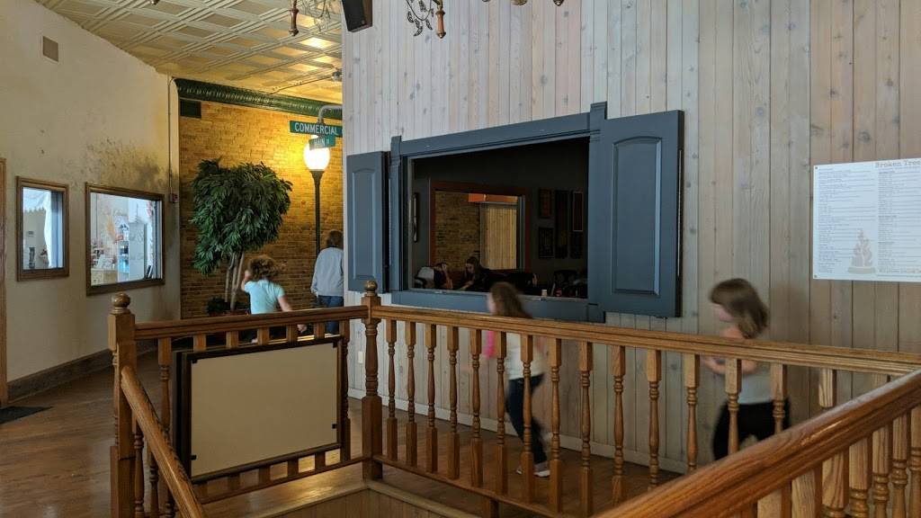 Broken Tree Pizza | restaurant | 124 W Wisconsin Ave #170, Neenah, WI 54956, USA | 9207202275 OR +1 920-720-2275