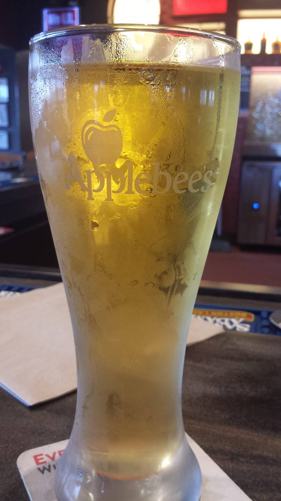 Applebees Grill + Bar | restaurant | 181 Norfleet Dr, Senatobia, MS 38668, USA | 6626124304 OR +1 662-612-4304