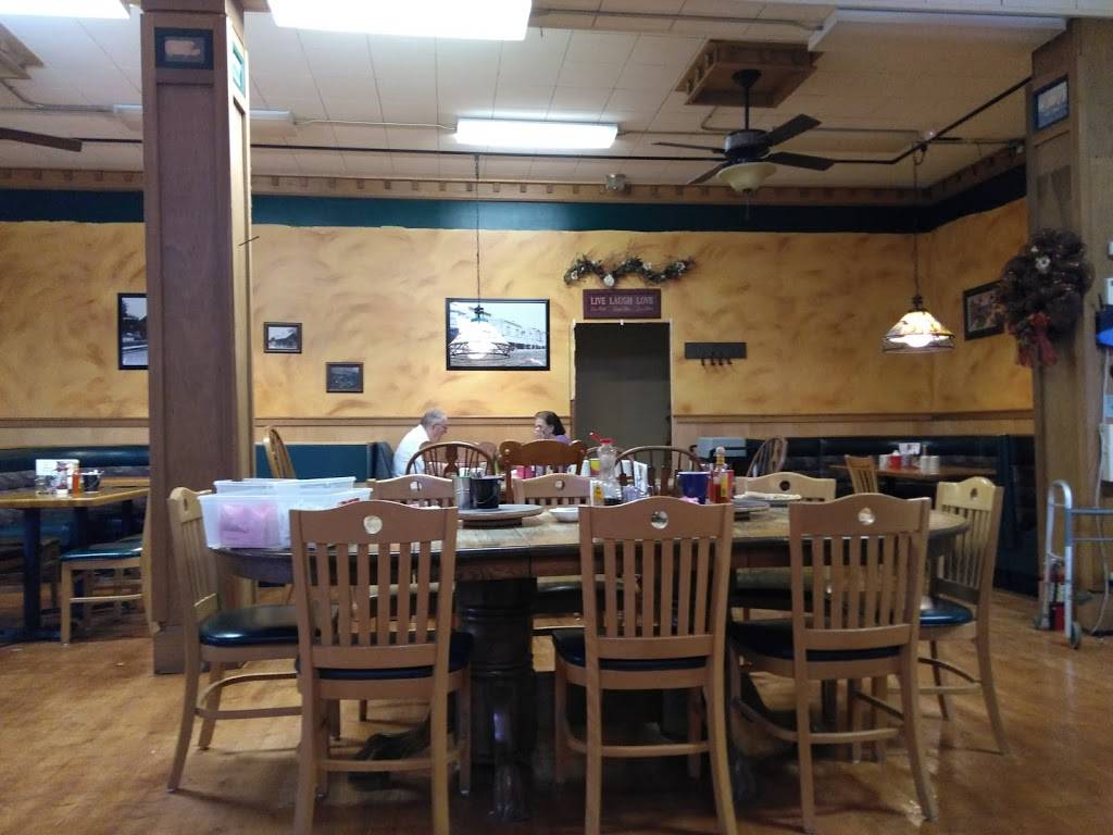 Country Kitchen | restaurant | 105 W Market St, Somonauk, IL 60552, USA | 8154983585 OR +1 815-498-3585