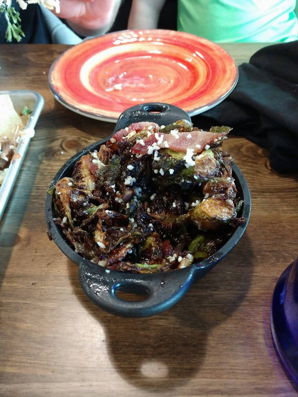 Growler USA - Jeffersonville | restaurant | 3010 Gottbrath Parkway, Jeffersonville, IN 47130, USA | 8127482622 OR +1 812-748-2622