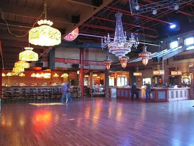 Saddle Up Saloon & Dancehall | night club | 4440 Ogden Ave, Aurora, IL 60504, USA | 6305858600 OR +1 630-585-8600