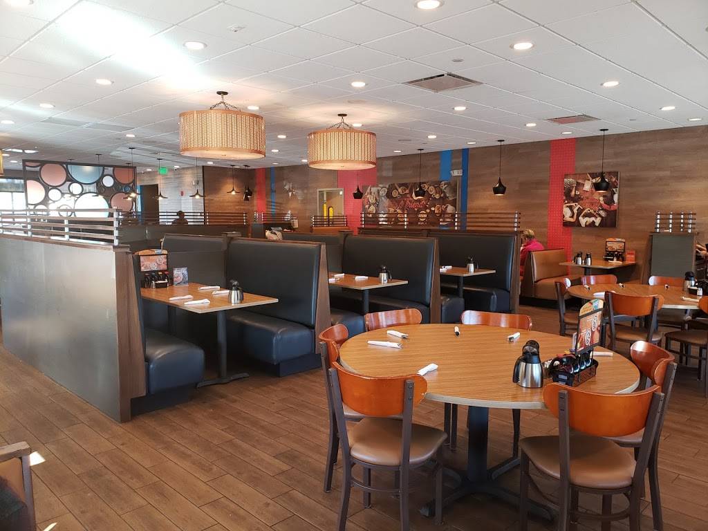 IHOP | restaurant | 17 Edgell Rd, Framingham, MA 01701, USA | 5082702694 OR +1 508-270-2694
