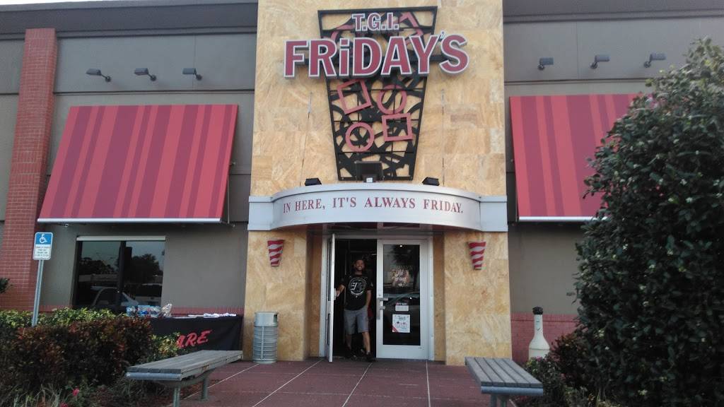 TGI Fridays | restaurant | 2501 E Fowler Ave, Tampa, FL 33612, USA | 8139799112 OR +1 813-979-9112