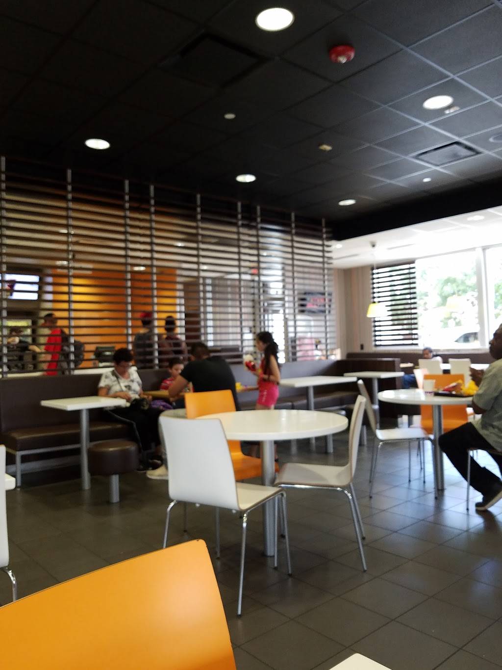 McDonalds | cafe | 14251 E Colfax Ave, Aurora, CO 80011, USA | 3033436169 OR +1 303-343-6169