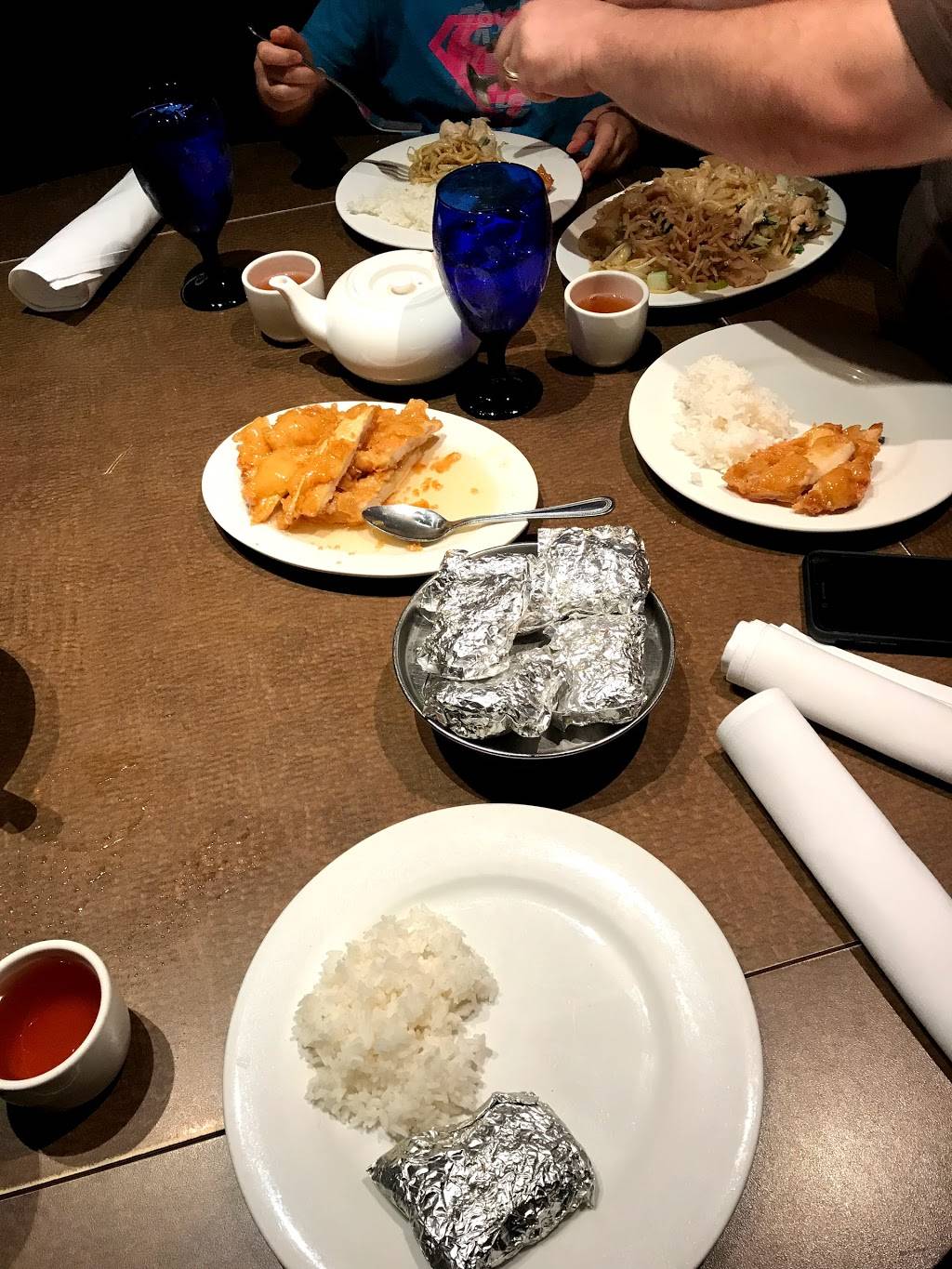 Dave Wongs Restaurant | meal takeaway | 2828 W March Ln, Stockton, CA 95207, USA | 2099514152 OR +1 209-951-4152