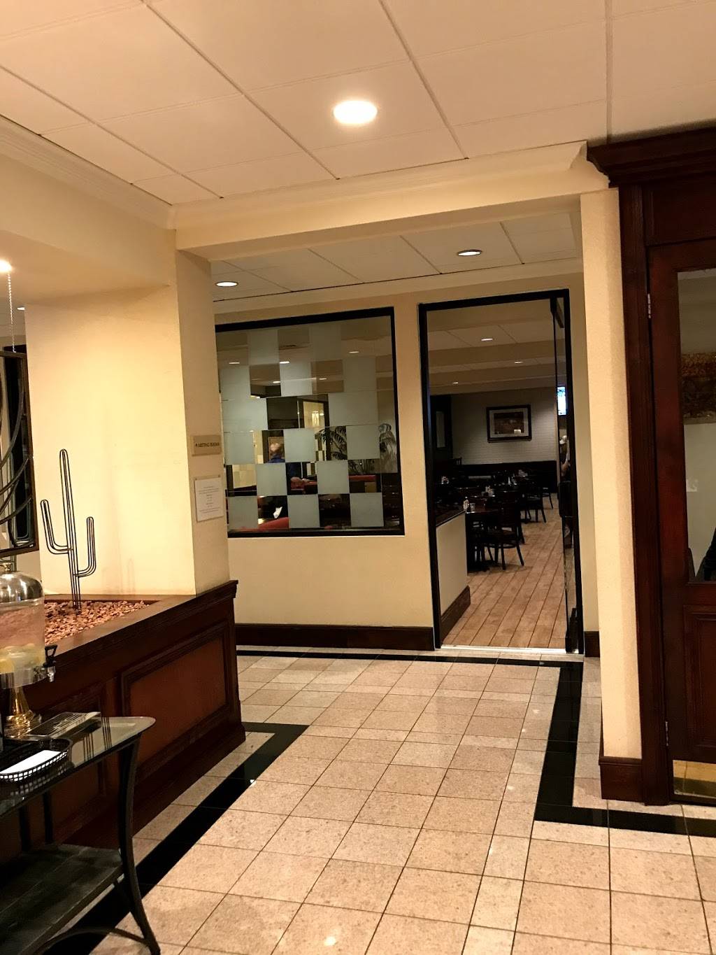 The Landing Zone Public House Tucson Intl Airport, Tucson, Ariz | restaurant | 6801 S Tucson Blvd, Tucson, AZ 85756, USA | 5207463932 OR +1 520-746-3932