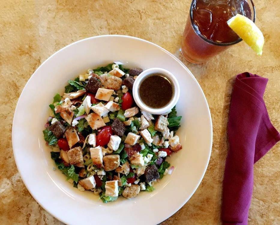 Macianos Pizza & Pastaria | restaurant | 2460 S Eola Rd # A, Aurora, IL 60503, USA | 6305859700 OR +1 630-585-9700