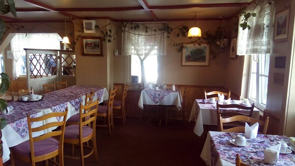 Restaurant & Auberge Chez Girard | restaurant | 18 Rue Principale O, Sainte-Agathe-des-Monts, QC J8C 1A3, Canada | 8193260922 OR +1 819-326-0922