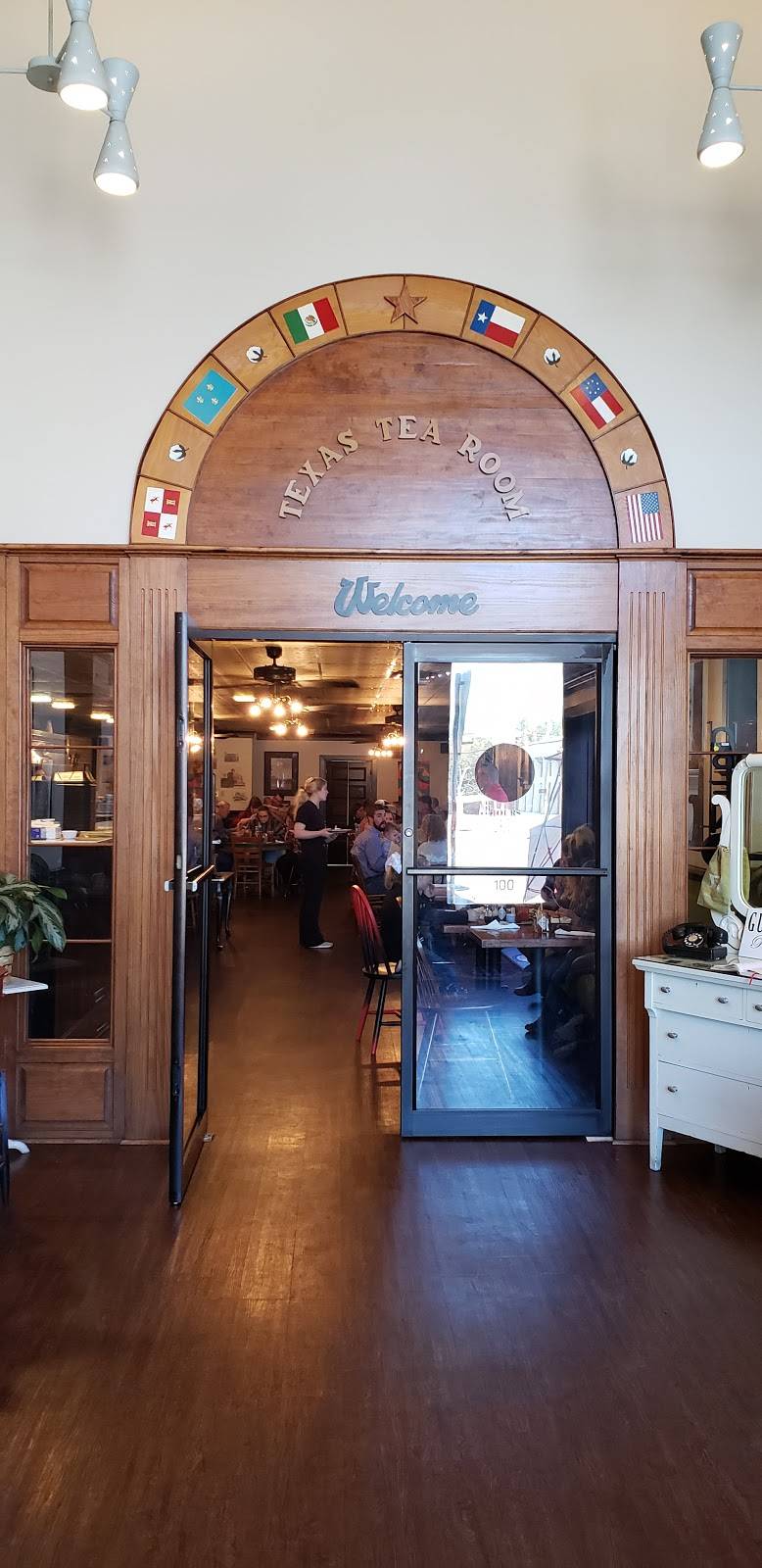 Texas Tea Room | restaurant | 100 E Sabine St, Carthage, TX 75633, USA | 9036938689 OR +1 903-693-8689