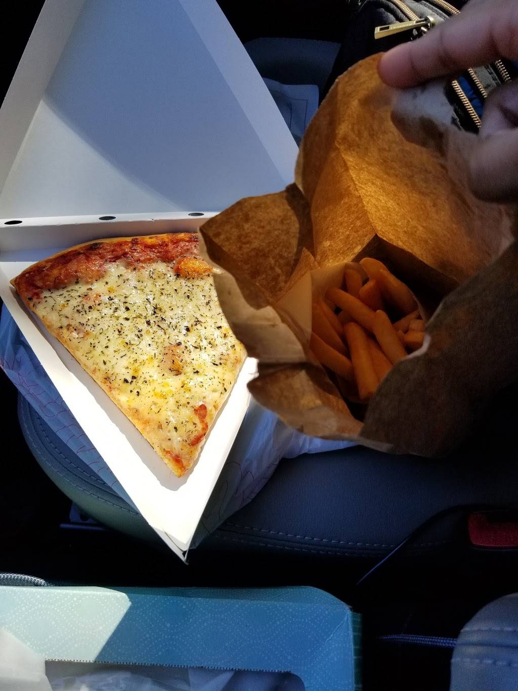 Luichis Hot Dogs | restaurant | 603 Montague St, Rockford, IL 61102, USA | 8159975271 OR +1 815-997-5271