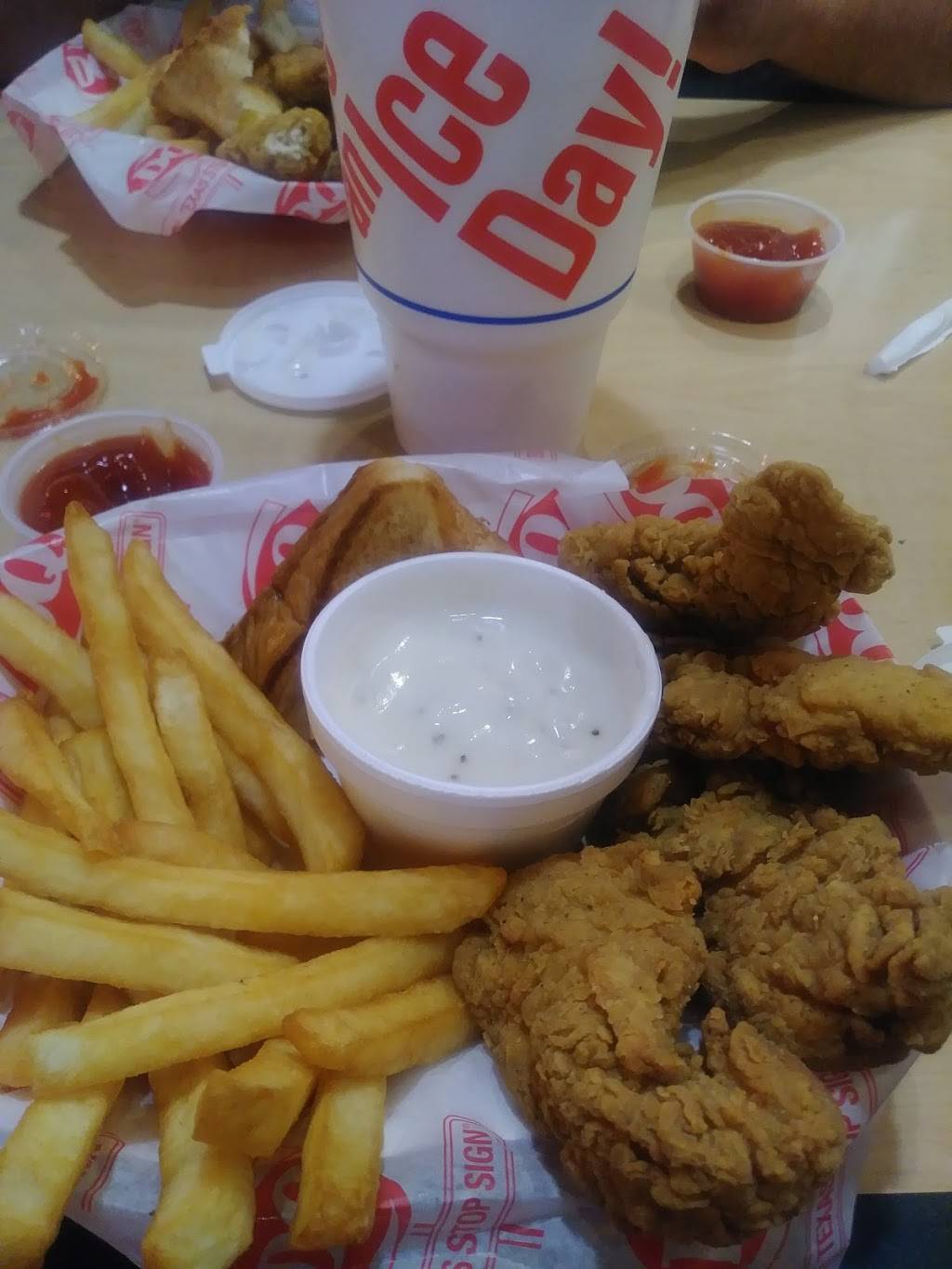 Dairy Queen Store | restaurant | 1215 US-79, Henderson, TX 75652, USA | 9036576532 OR +1 903-657-6532