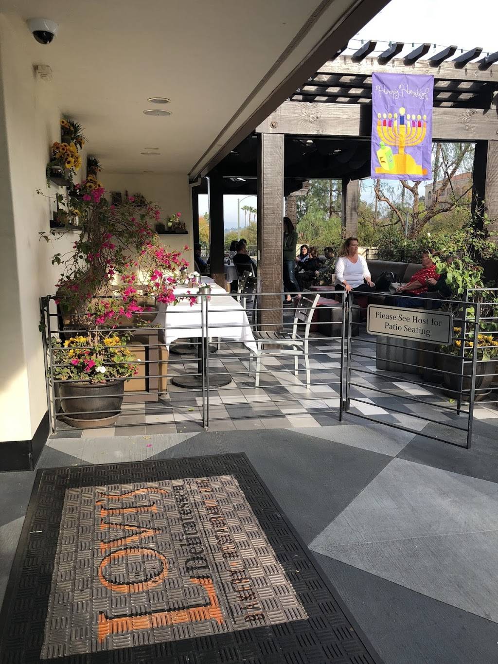 Lovis Delicatessen | bakery | 24005 Calabasas Rd, Calabasas, CA 91302, USA | 8182238777 OR +1 818-223-8777