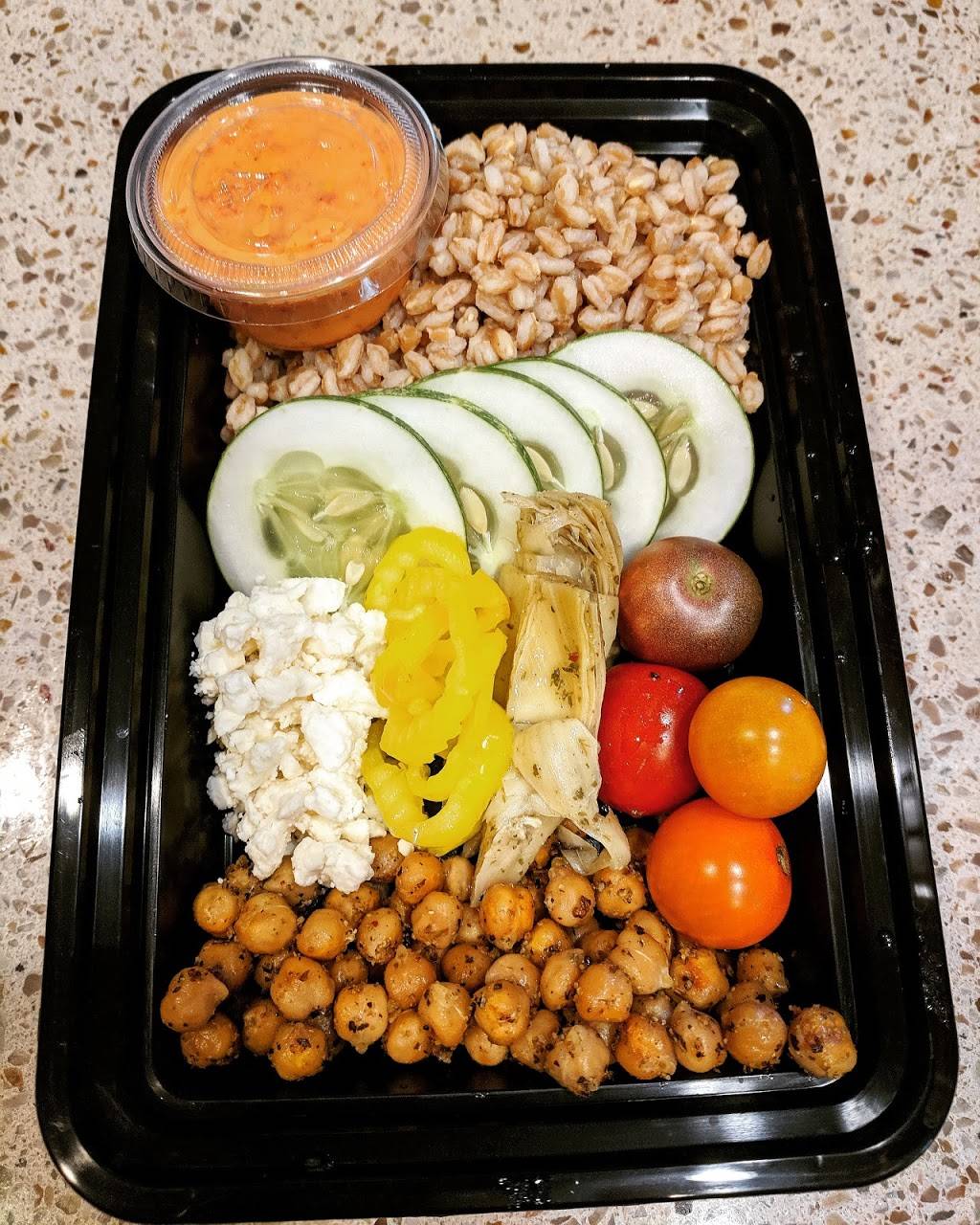 Under the Ground Blono | restaurant | 2 River Run, Downs, IL 61736, USA | 3092120333 OR +1 309-212-0333