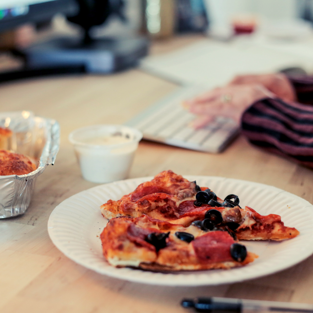 Me n eds Pizzeria | meal delivery | 40015 CA-49 #205, Oakhurst, CA 93644, USA | 5596422929 OR +1 559-642-2929