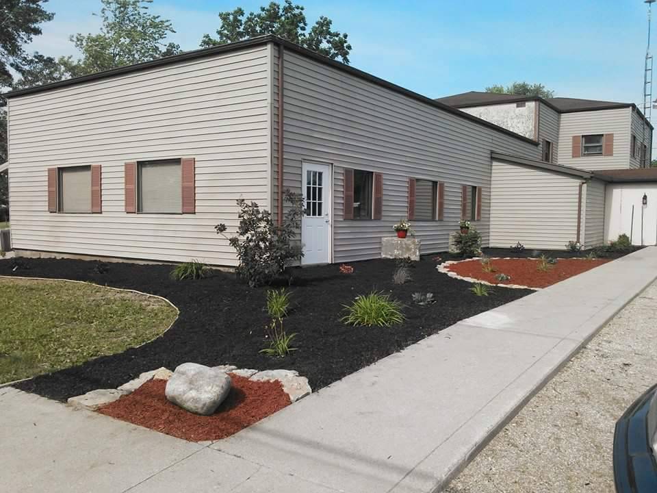 Pizza King | restaurant | 320 S Main St, Geneva, IN 46740, USA | 2603687878 OR +1 260-368-7878