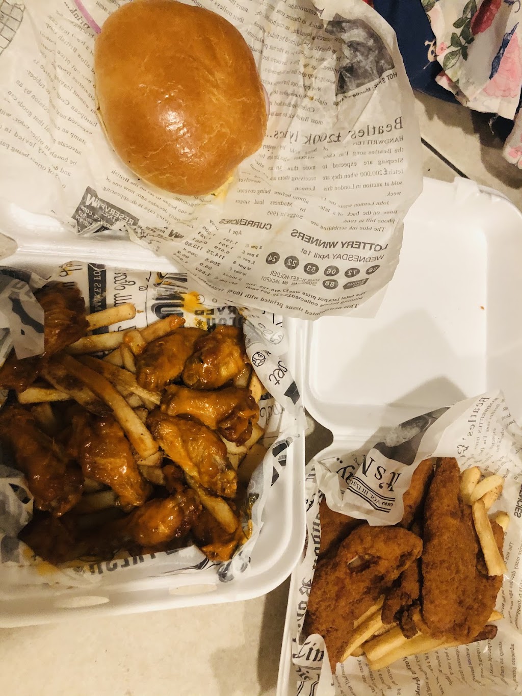 Burger boy lounge | night club | 2657 W Devon Ave, Chicago, IL 60659, USA | 7738560236 OR +1 773-856-0236