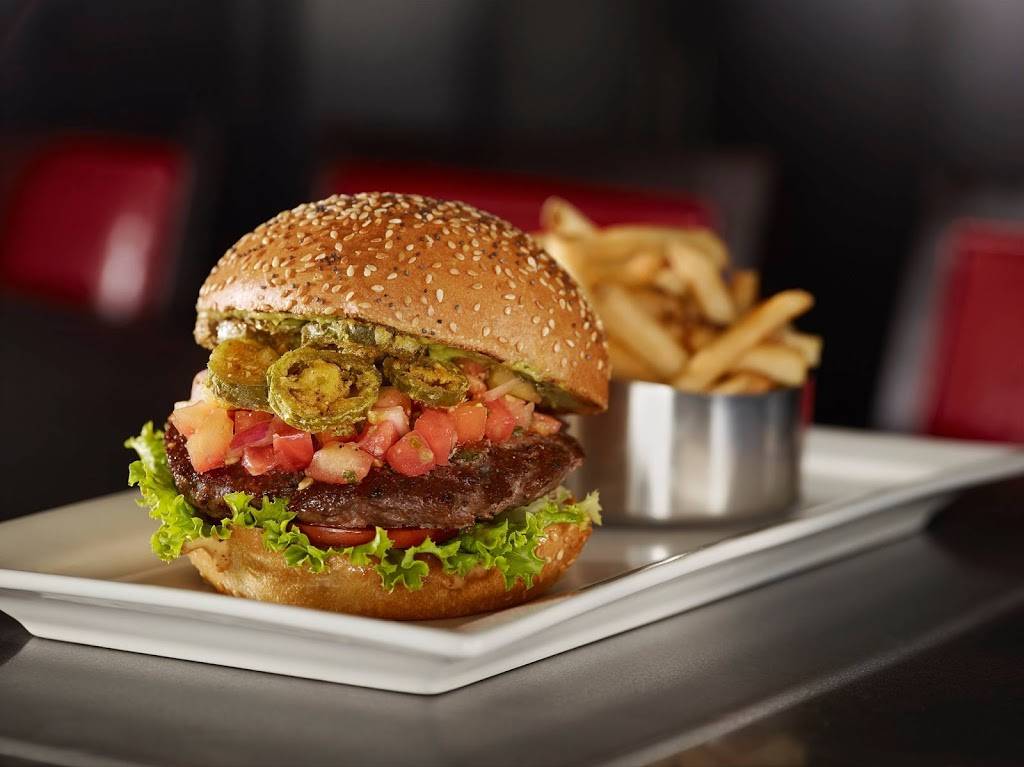 Shoeless Joes Sports Grill | restaurant | 315 Colonnade Dr, Kemptville, ON K0G 1J0, Canada | 6132150500 OR +1 613-215-0500