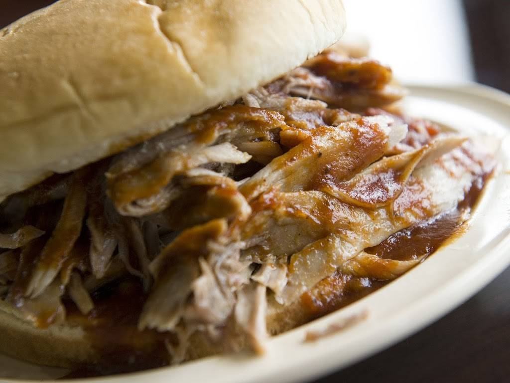 Neelys Interstate Bar-B-Que | restaurant | 7209 Winchester Rd, Memphis, TN 38125, USA | 9016246415 OR +1 901-624-6415