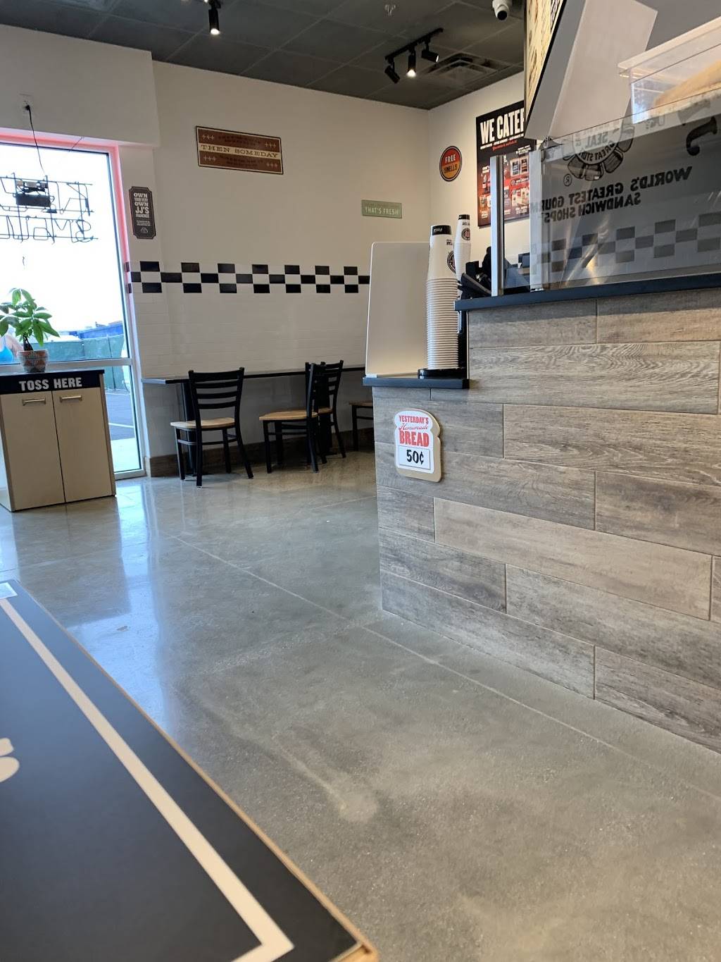 Jimmy Johns | restaurant | 2236 S Central Ave, Compton, CA 90220, USA | 3108846885 OR +1 310-884-6885