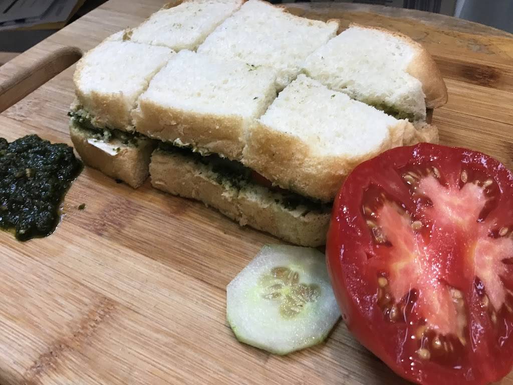 Earthy Gut | restaurant | 1115 Castlefield Ave, York, ON M6B 1E8, Canada | 6477703894 OR +1 647-770-3894