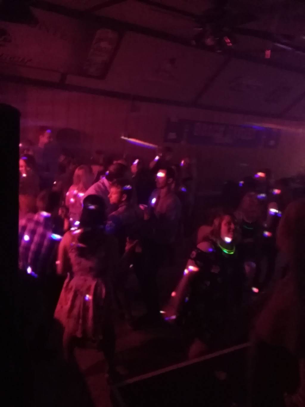 Brick Street Tavern | restaurant | 107 Wayne St, Fort Recovery, OH 45846, USA | 4193754888 OR +1 419-375-4888