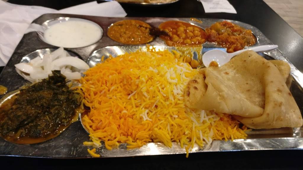 Ghareeb Nawaz | restaurant | 807 West Roosevelt Road, Chicago, IL 60608, USA | 3124330123 OR +1 312-433-0123