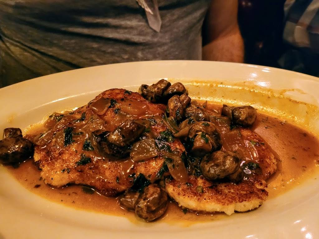 Maggianos Little Italy | restaurant | 2019 Post Oak Blvd, Houston, TX 77056, USA | 7139612700 OR +1 713-961-2700