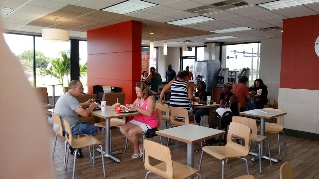Wendys | restaurant | 9301 Knights Dr, Punta Gorda, FL 33950, USA | 9416379933 OR +1 941-637-9933