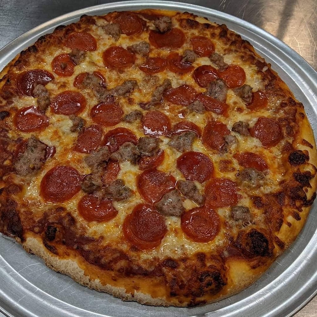 Giuseppis Pizzeria | restaurant | 14185 W Greenfield Ave, New Berlin, WI 53151, USA | 2626415490 OR +1 262-641-5490