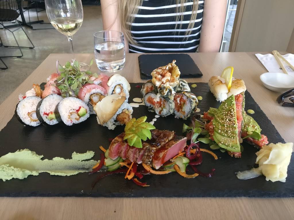 Sushibox | restaurant | 955 Route Jean-Gauvin, Québec, QC G1X 4M5, Canada | 4188771313 OR +1 418-877-1313