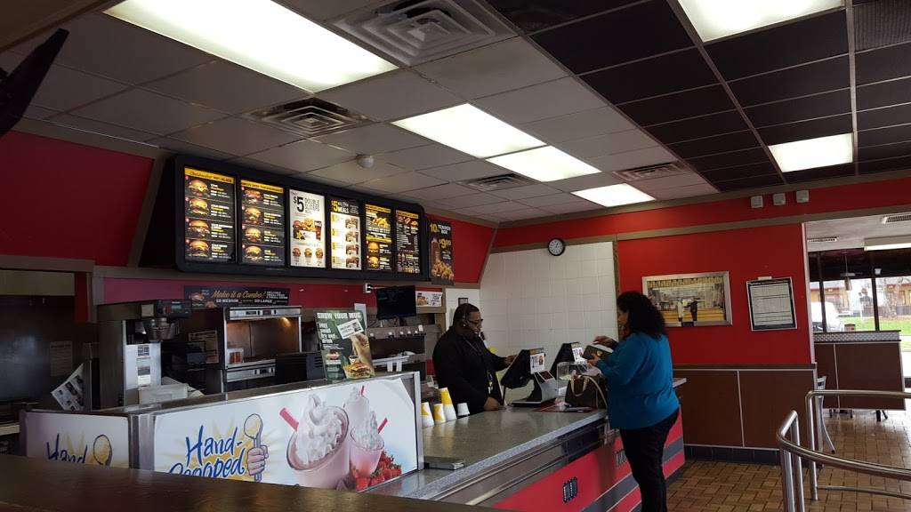 Hardees | restaurant | 12401 Jefferson Davis Hwy, Chester, VA 23831, USA | 8047480656 OR +1 804-748-0656