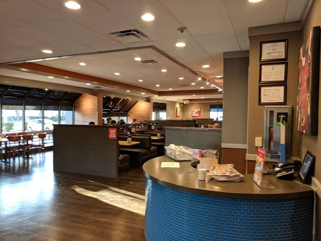 IHOP | restaurant | 2310 Stemmons Trail, Dallas, TX 75220, USA | 2143585599 OR +1 214-358-5599