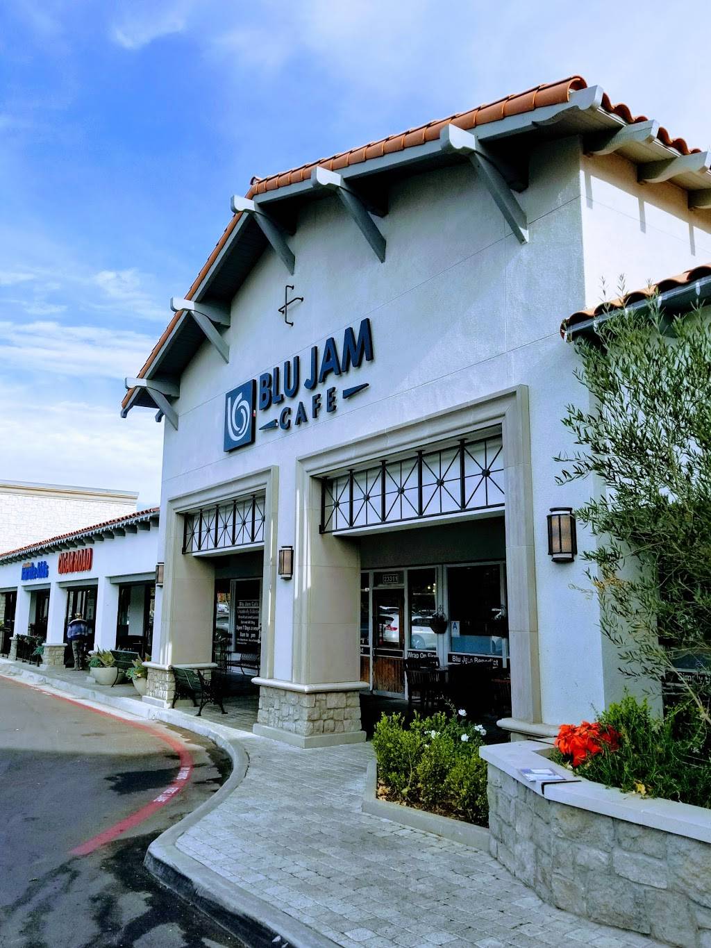 Blu Jam Cafe | cafe | 23311 Mulholland Dr, Woodland Hills, CA 91364, USA | 8182221044 OR +1 818-222-1044