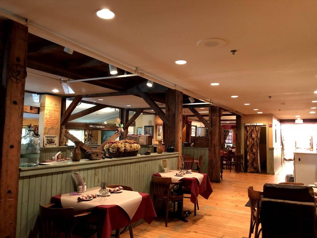 The Common Man | restaurant | 88 Range Rd, Windham, NH 03087, USA | 6038980088 OR +1 603-898-0088