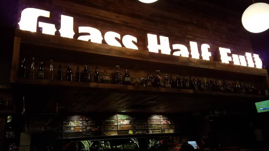 Glass Half Full Taproom | restaurant | 20575 Easthampton Plaza, Ashburn, VA 20147, USA | 5712936808 OR +1 571-293-6808