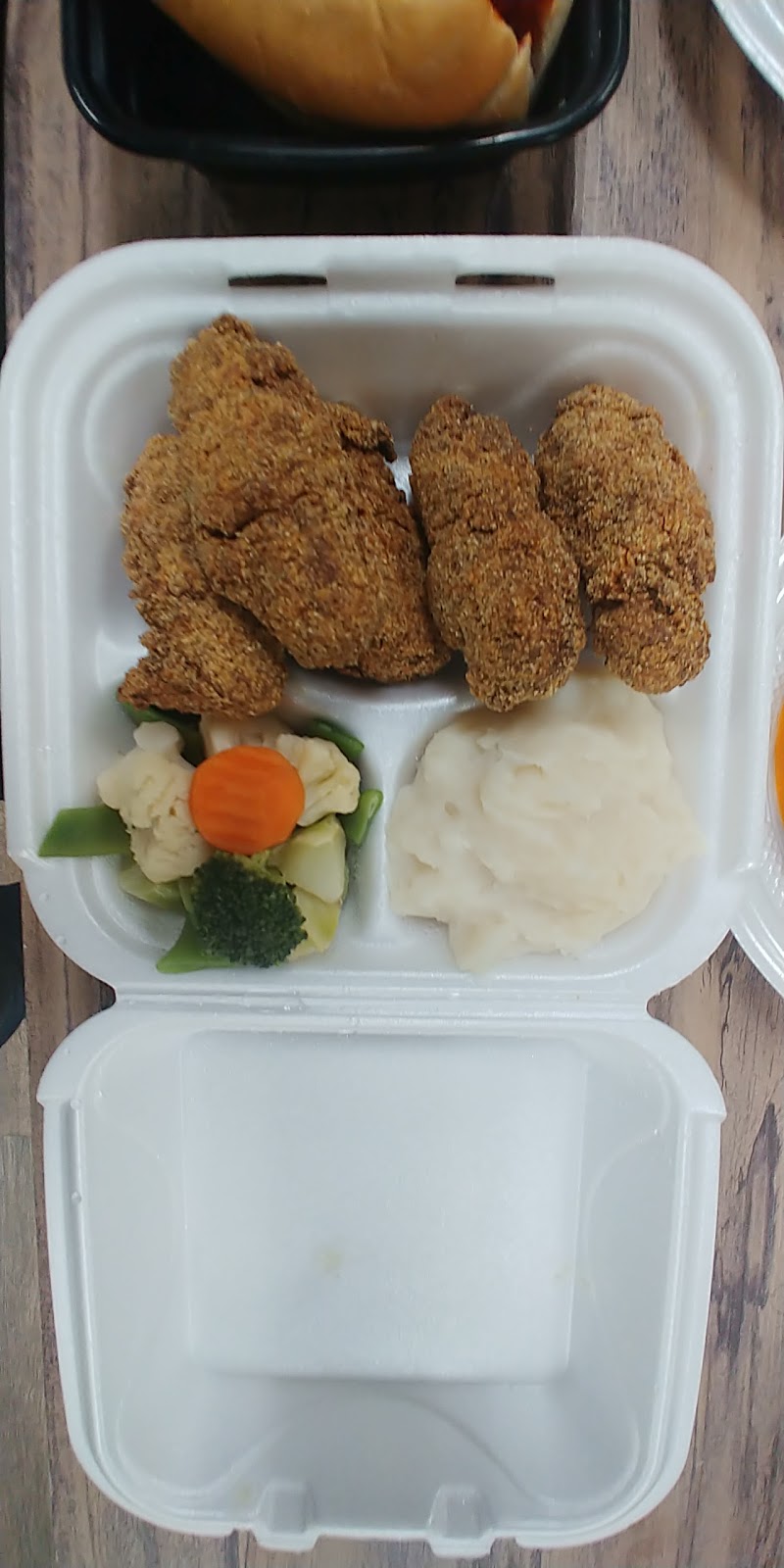 Versatile Jerk and Vegan | restaurant | 9 N 5th Ave, Maywood, IL 60153, USA | 3124028591 OR +1 312-402-8591