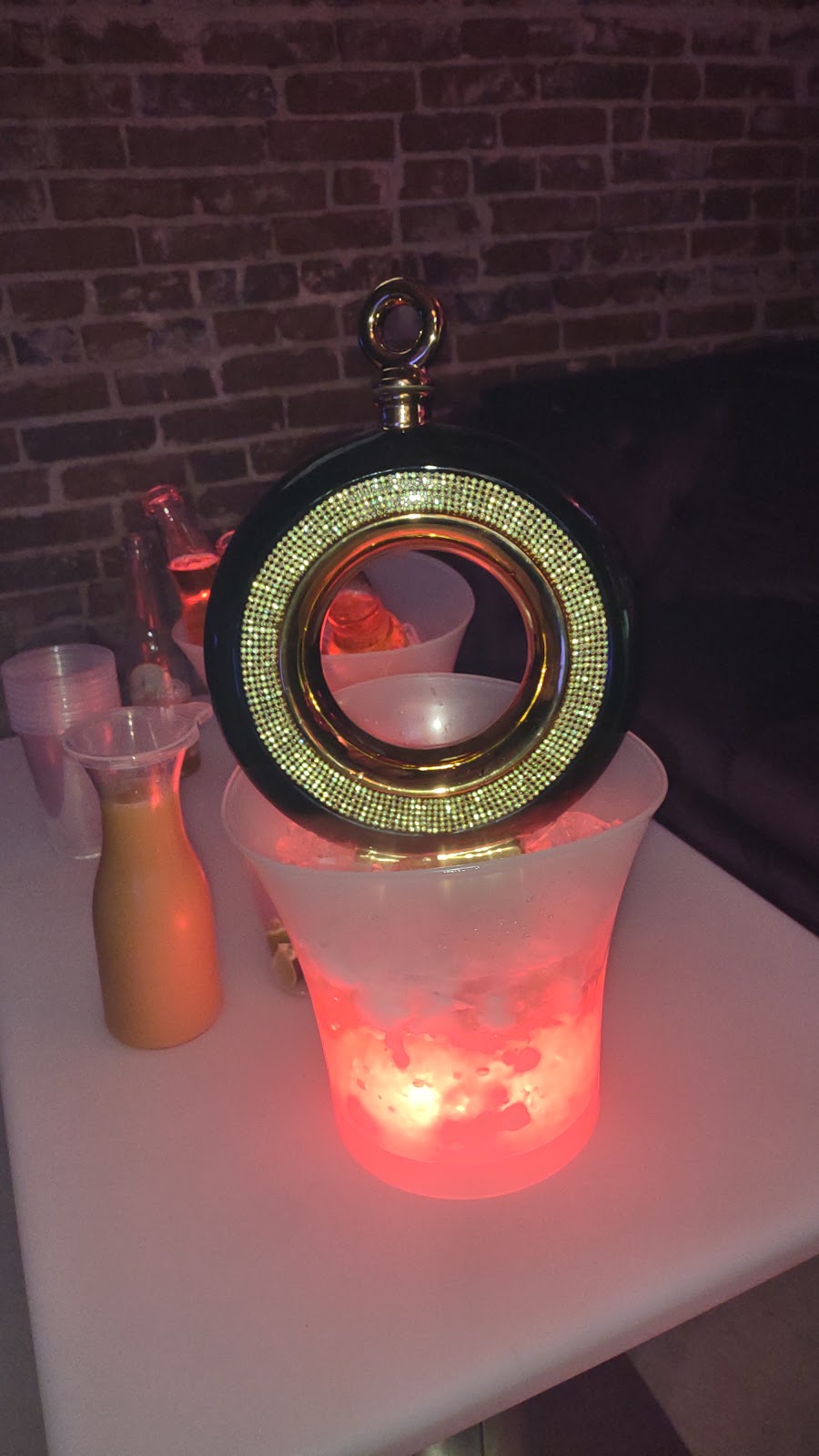 Uptown Downtown | restaurant | 210 S Riverside Ave, Rialto, CA 92376, USA | 9095664303 OR +1 909-566-4303