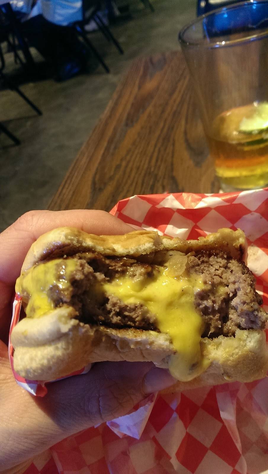 Eat At Joes | restaurant | 7120 Edinger Ave, Huntington Beach, CA 92647, USA | 7148429440 OR +1 714-842-9440