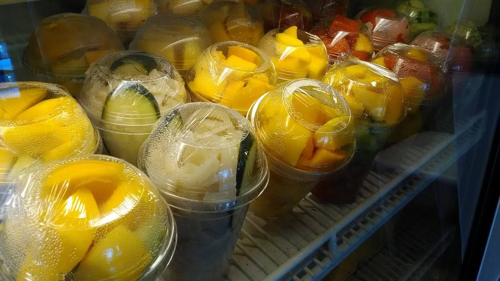 Cocos Bionicos | restaurant | 12090 E Carson St, Hawaiian Gardens, CA 90716, USA | 5624210600 OR +1 562-421-0600