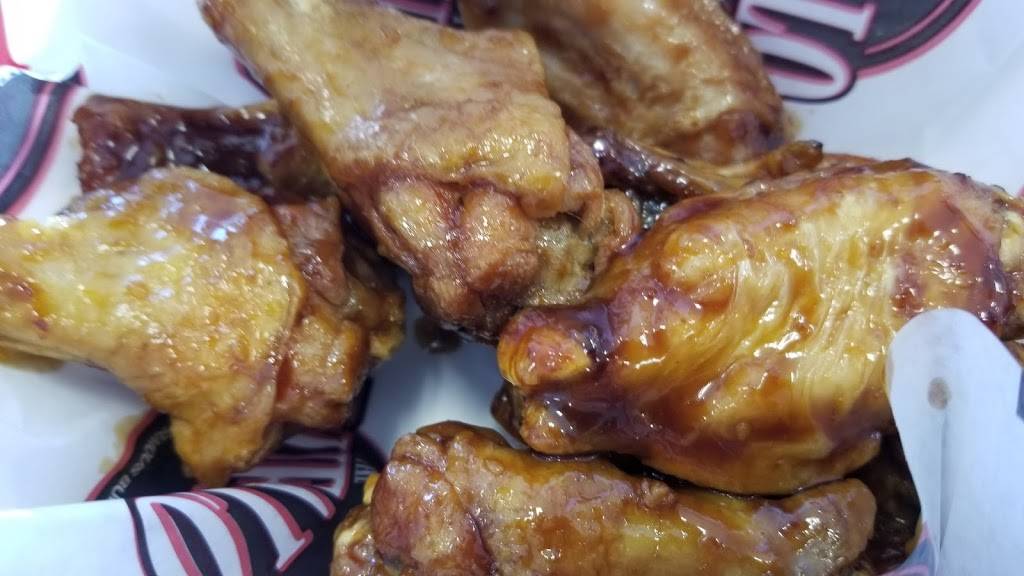 The Buffalo Spot | restaurant | 2505 S Val Vista Dr, Gilbert, AZ 85295, USA | 4808991568 OR +1 480-899-1568