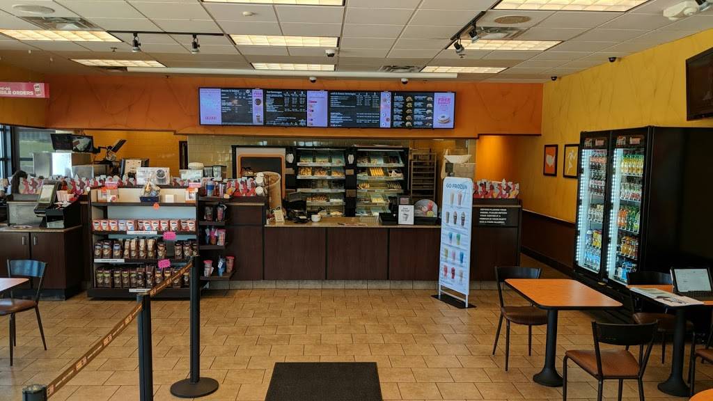 Dunkin | bakery | 2068 Miller Park Way, West Milwaukee, WI 53219, USA | 4143848532 OR +1 414-384-8532