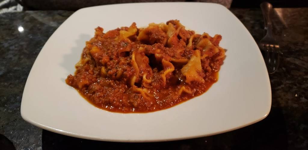 Rasos Bar and Grille | restaurant | 209 Mystic Ave, Medford, MA 02155, USA | 7813962001 OR +1 781-396-2001