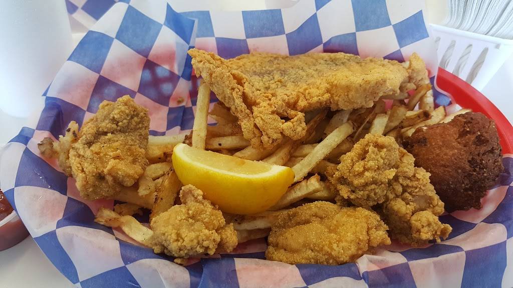 Atkins Seafood | restaurant | 300 Ferris Ave, Waxahachie, TX 75165, USA | 2144635490 OR +1 214-463-5490