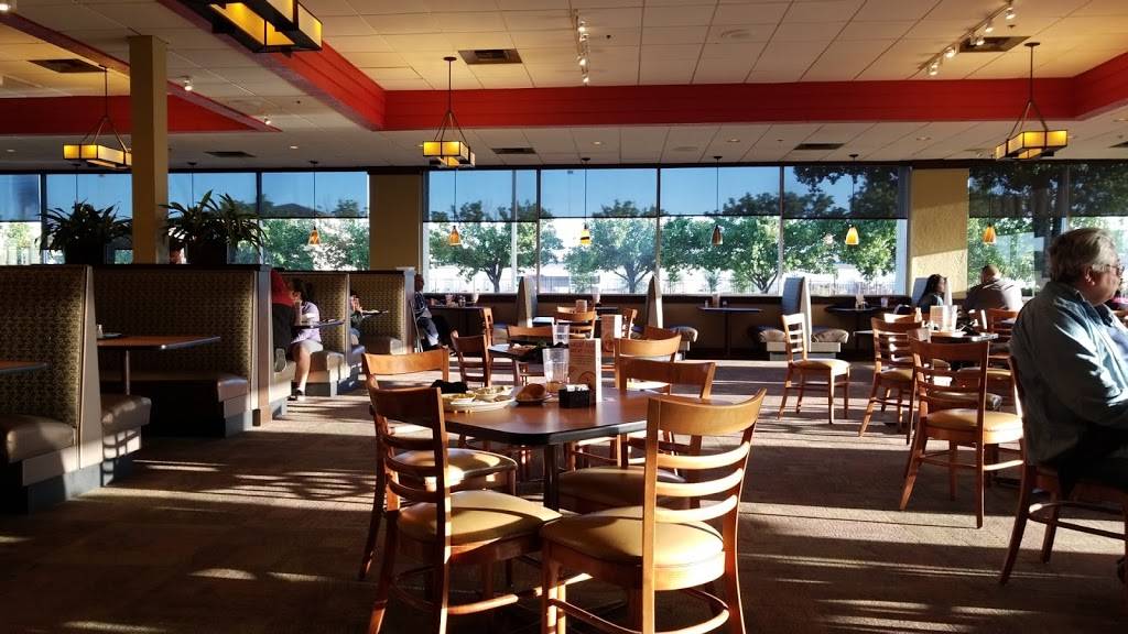 Lubys | restaurant | 7933 Veterans Memorial Dr, Houston, TX 77088, USA | 2818206594 OR +1 281-820-6594