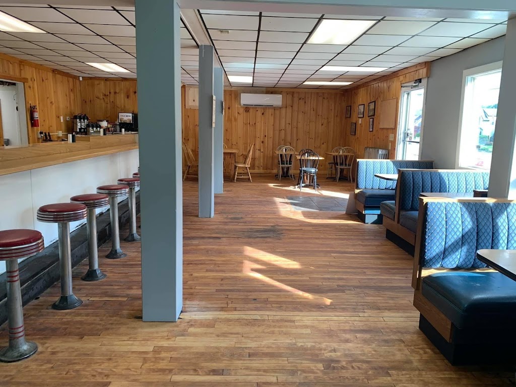 Sebago’s Station Four | restaurant | 256 Sebago Rd, Sebago, ME 04029, USA | 2077875163 OR +1 207-787-5163