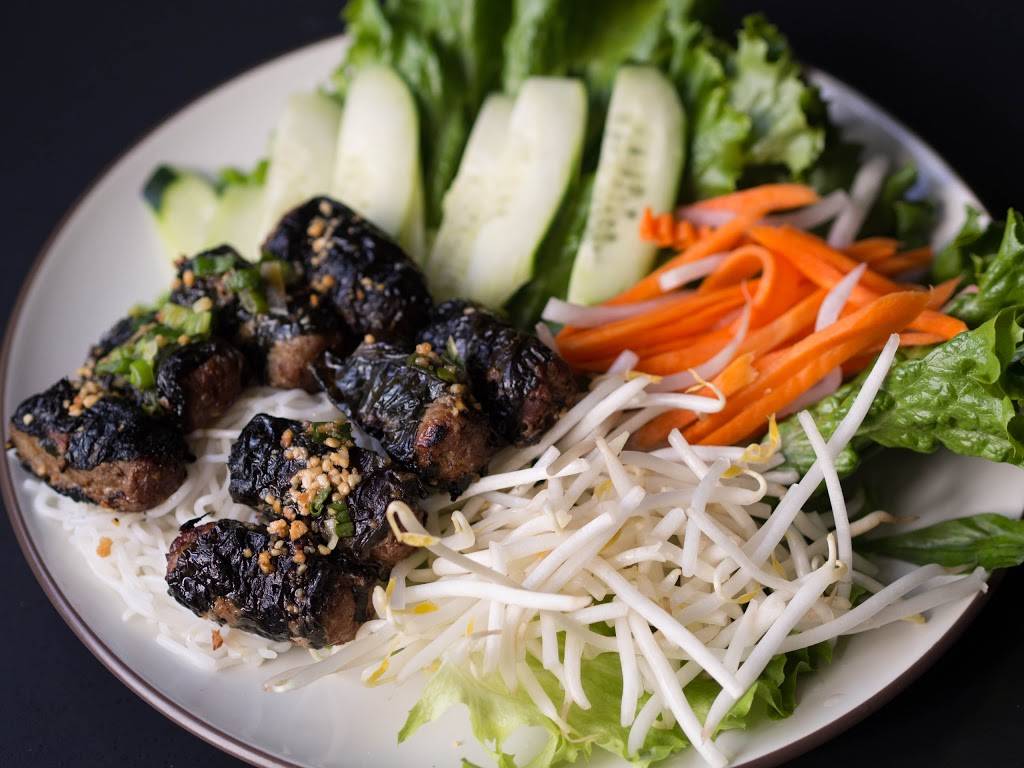 Huong Que HQ Dining | restaurant | 3005 Silver Creek Rd #152, San Jose, CA 95121, USA | 4085320430 OR +1 408-532-0430