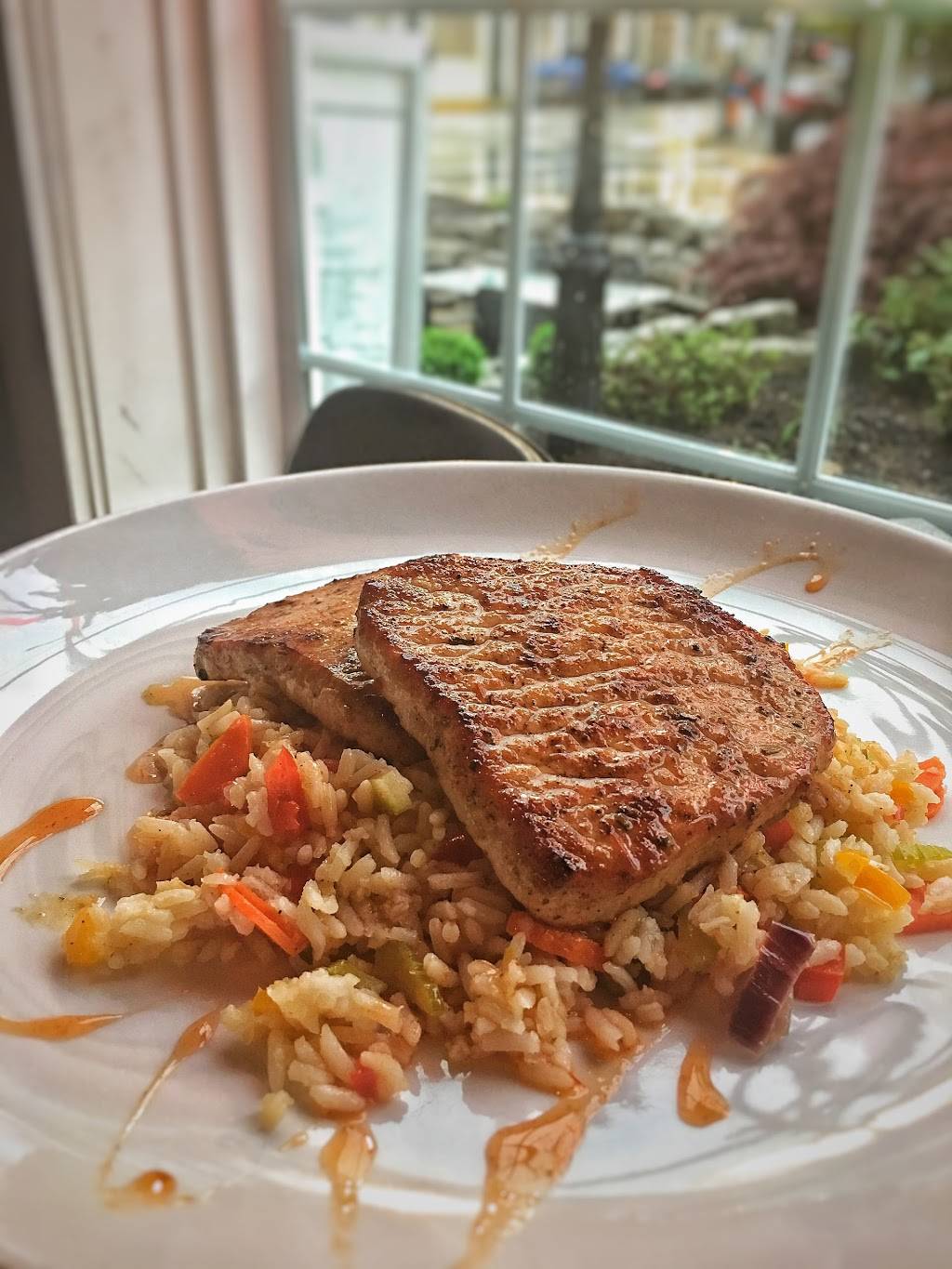 Chez Marilyn | night club | 119 W 3rd St, Alton, IL 62002, USA | 6184658071 OR +1 618-465-8071