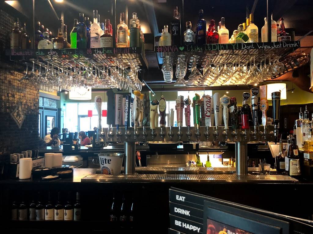 Bar Louie | night club | 234 Frederica St, Owensboro, KY 42301, USA | 2702157723 OR +1 270-215-7723