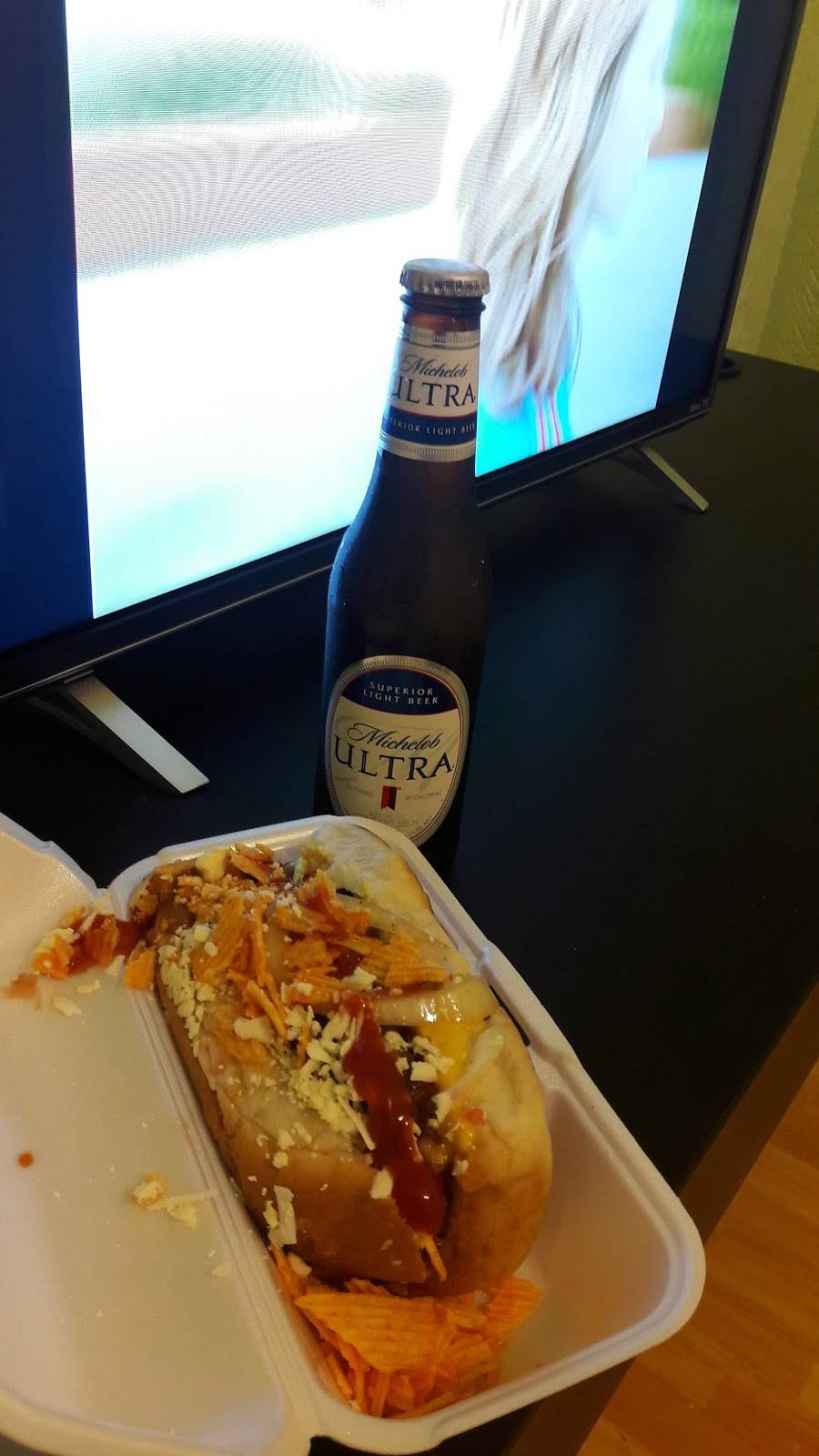 Dogos De Hemosillo | restaurant | Av. de Las Americas Ote. 5995, Lomas de Agua Caliente, 22024 Tijuana, B.C., Mexico | 016646287504 OR +52 664 628 7504